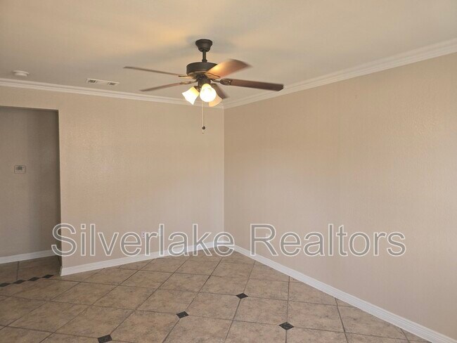 2429 Salmon St in Irving, TX - Building Photo - Building Photo