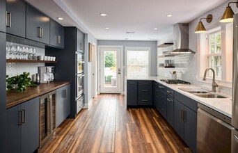 9 Arnett Ave in Lambertville, NJ - Foto de edificio - Building Photo