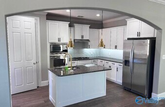 1111 Pegasus Dr NW in Huntsville, AL - Building Photo - Building Photo