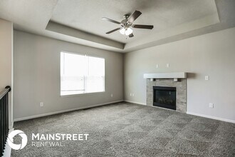 210 Elissa Dr in Raymore, MO - Building Photo - Building Photo