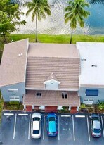 6960 NW 173rd Dr in Hialeah, FL - Building Photo