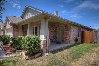 2011 Zavala Dr in Forney, TX - Building Photo - Building Photo