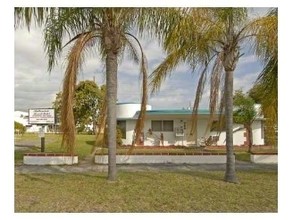 725 NE 7th St in Hallandale Beach, FL - Building Photo - Building Photo