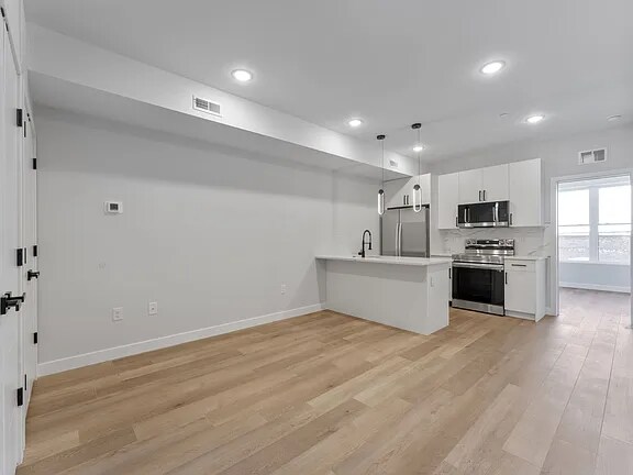 2247 N 8th St in Philadelphia, PA - Building Photo - Building Photo