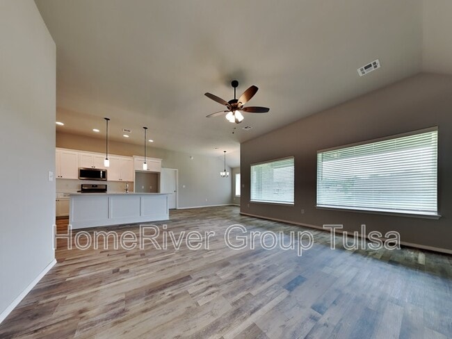 1513 E Atlanta St in Broken Arrow, OK - Building Photo - Building Photo