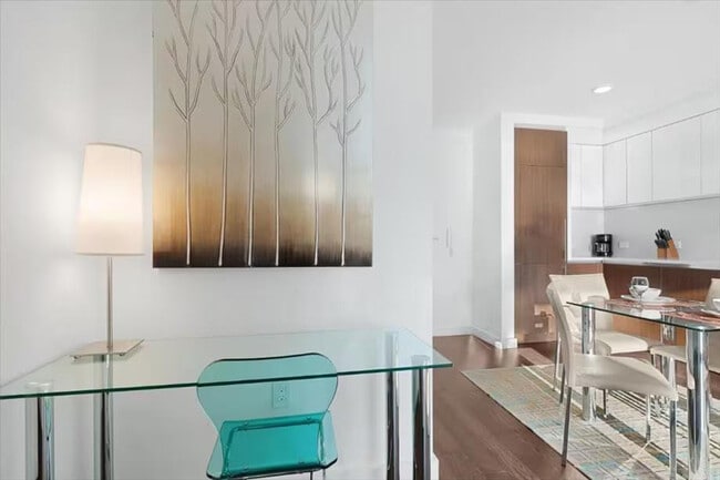 605 W 42nd St in New York, NY - Building Photo - Building Photo