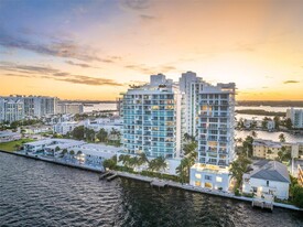 7935 East Dr in North Bay Village, FL - Building Photo