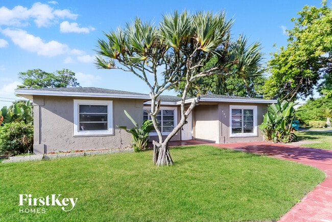 404 NW 5th Ave in Boynton Beach, FL - Building Photo - Building Photo