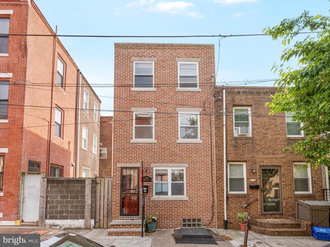 property at 1006 Montrose St