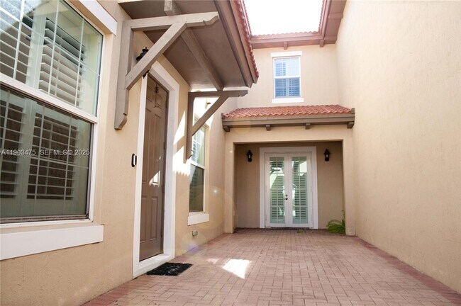 14620 SW 15th St in Pembroke Pines, FL - Foto de edificio - Building Photo