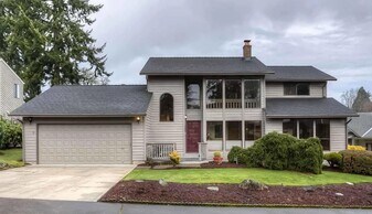 1375 Tiburon Ct SE in Salem, OR - Building Photo