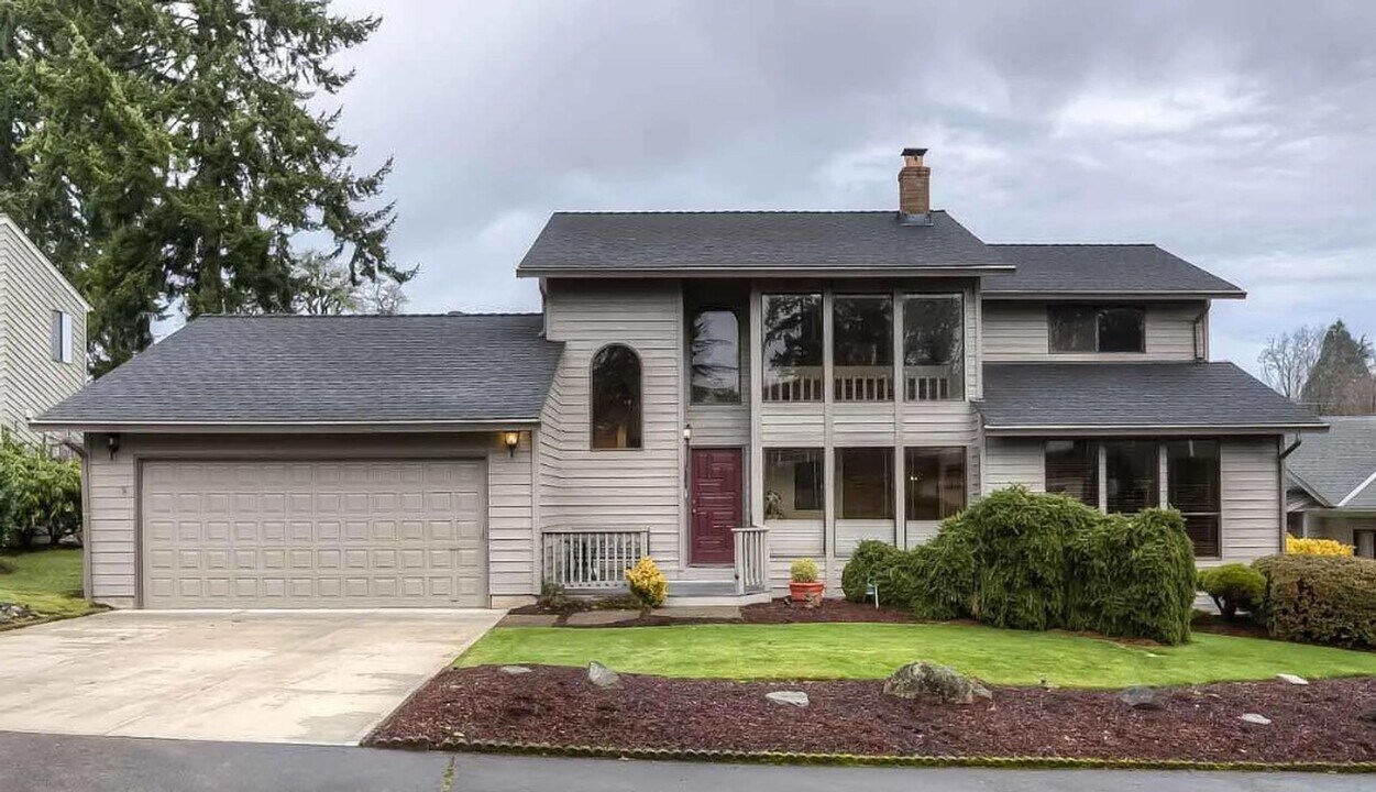 1375 Tiburon Ct SE in Salem, OR - Foto de edificio