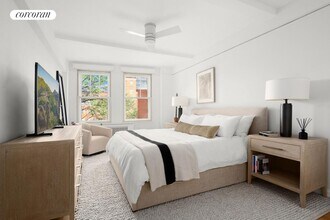 302 W 12th St in New York, NY - Building Photo - Building Photo