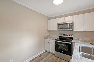 4970 Hiram Lithia Springs Rd in Powder Springs, GA - Building Photo - Building Photo