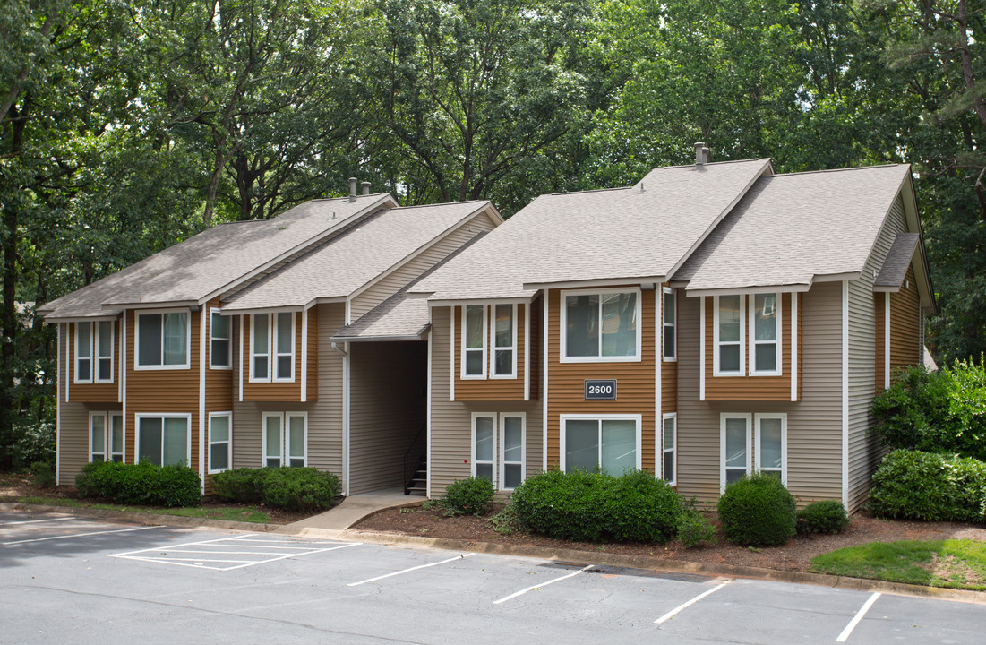 The Overlook Sandy Springs in Atlanta, GA - Building Photo