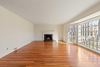 68 Westgate in Wellesley, MA - Building Photo - Building Photo