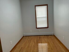 472 Windsor St in Cambridge, MA - Building Photo - Building Photo