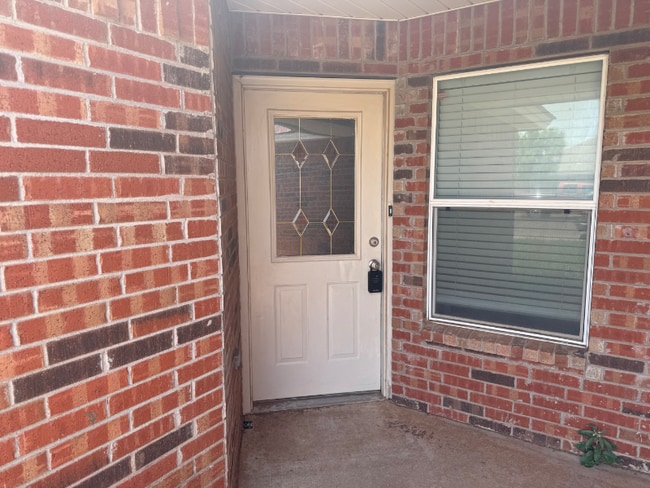 property at 501 N Brentwood Ave
