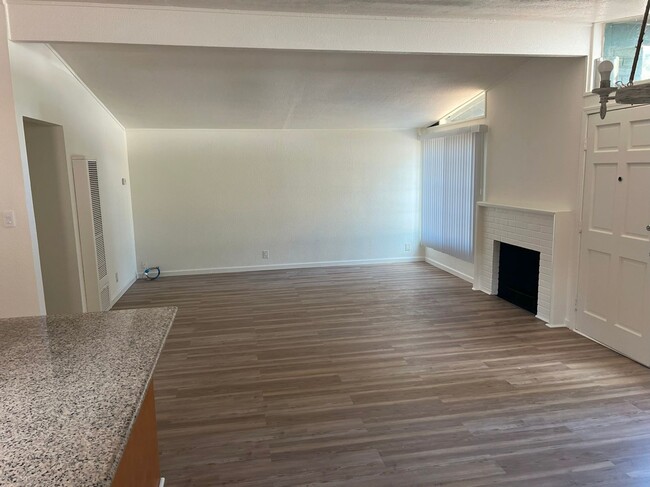 1230 Rieger Ave in Hayward, CA - Building Photo - Building Photo