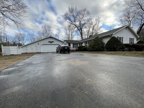 42 Waterside Ln in South Berwick, ME - Foto de edificio - Building Photo