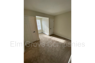 7 Darby Field Common in Lee, NH - Building Photo - Building Photo