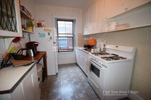 37 Dwight St, Unit 5 in Brookline, MA - Building Photo