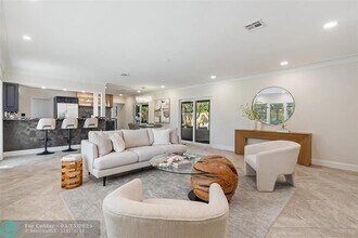 2725 NE 35th Ct in Fort Lauderdale, FL - Building Photo - Building Photo