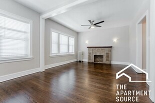 5306 N Ashland Ave, Unit 3 in Chicago, IL - Building Photo