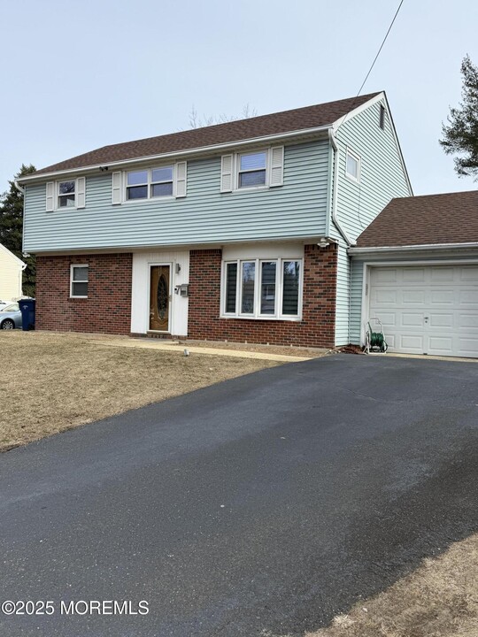 7 Peach Tree Rd in Ocean Township, NJ - Building Photo