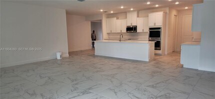 4650 SW Quezon St in Port St. Lucie, FL - Building Photo - Building Photo