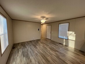 23448 Winifred Ave in Warren, MI - Building Photo - Building Photo