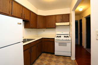 Main Park Apartments in West Chicago, IL - Building Photo - Interior Photo