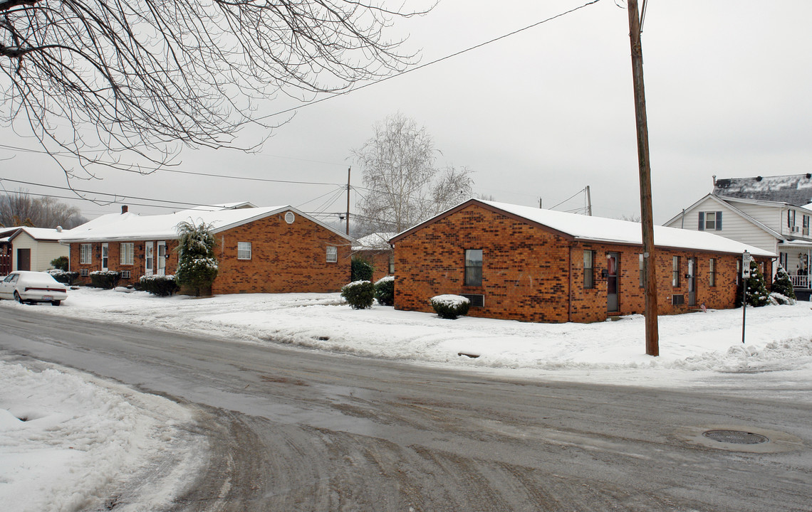 1301 S 4th St in Ironton, OH - Building Photo