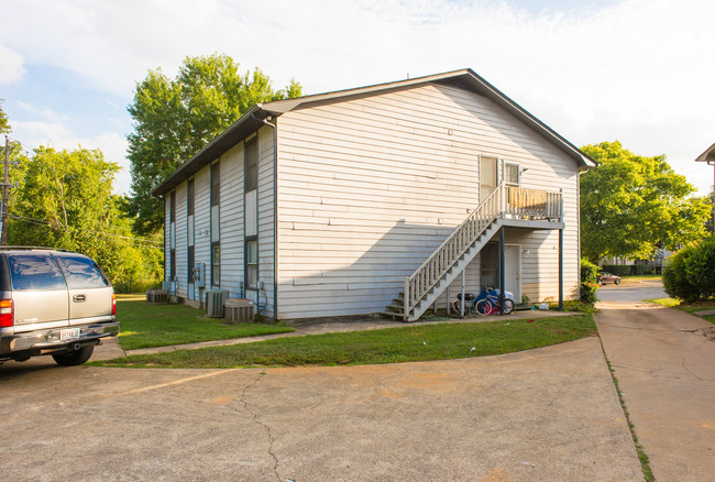 Sherwood Court 8 Plex in Huntsville, AL - Foto de edificio - Building Photo