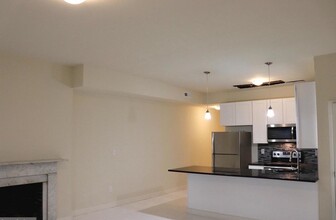 30 E Preston St, Unit B in Baltimore, MD - Foto de edificio - Building Photo