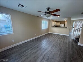 10342 Adrianna Ave in Las Vegas, NV - Building Photo - Building Photo