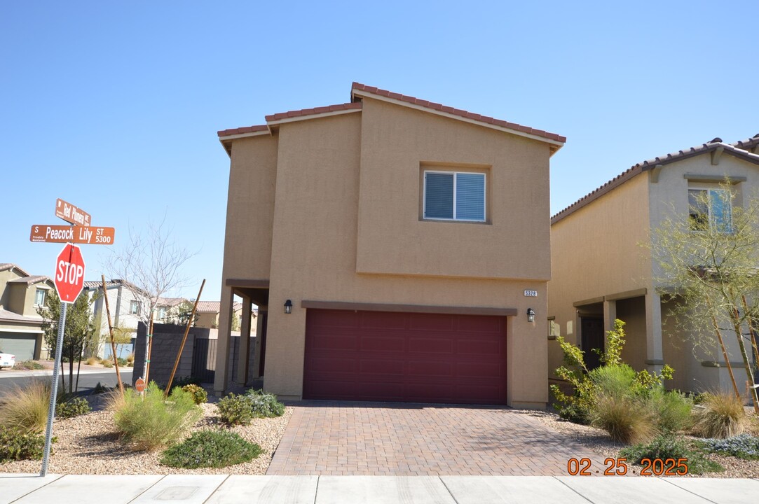 5328 Peacock Lily St in Las Vegas, NV - Building Photo