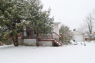 1230 Notting Hill Ave in Ottawa, ON - Building Photo - Building Photo