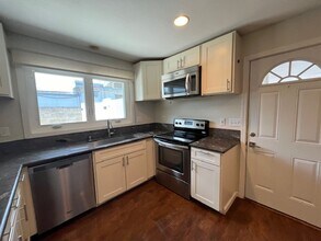 1496 Kupau St in Kailua, HI - Building Photo - Building Photo