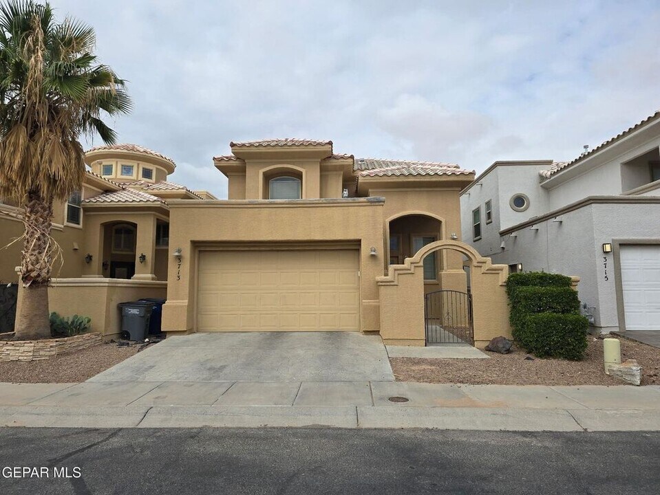 3713 Star Beach Ln in El Paso, TX - Building Photo
