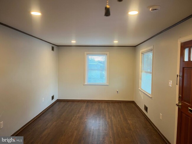 3603 Elmwood Dr in Alexandria, VA - Building Photo - Building Photo