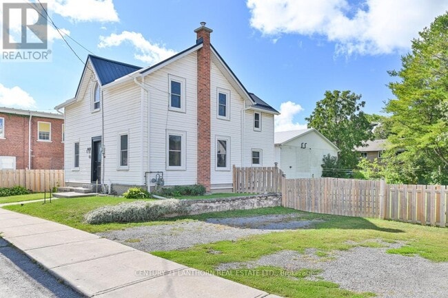 44 Metcalf St in Tweed, ON - Building Photo - Building Photo