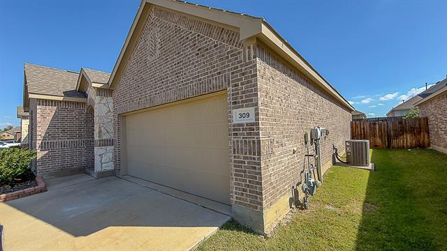 309 Hackberry St in Princeton, TX - Building Photo - Building Photo