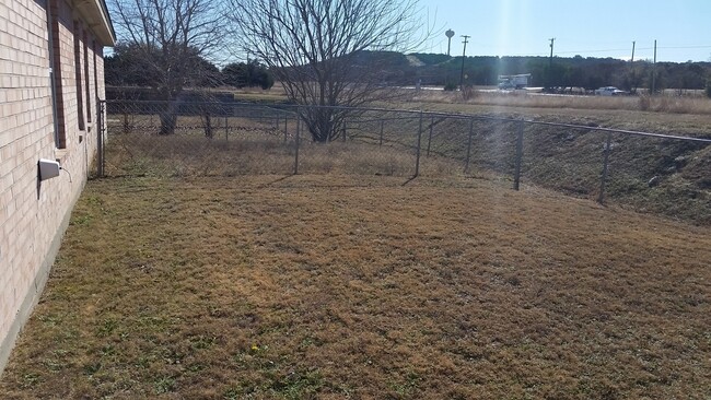 3107 Yaupon Rd in Copperas Cove, TX - Foto de edificio - Building Photo