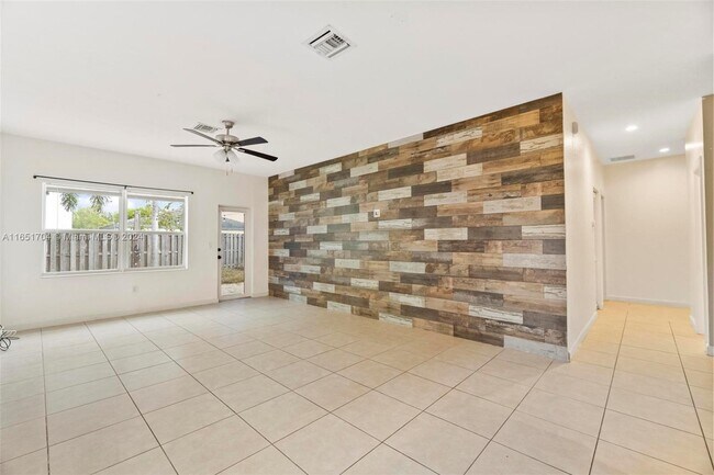 2849 NE 1st Dr in Homestead, FL - Foto de edificio - Building Photo