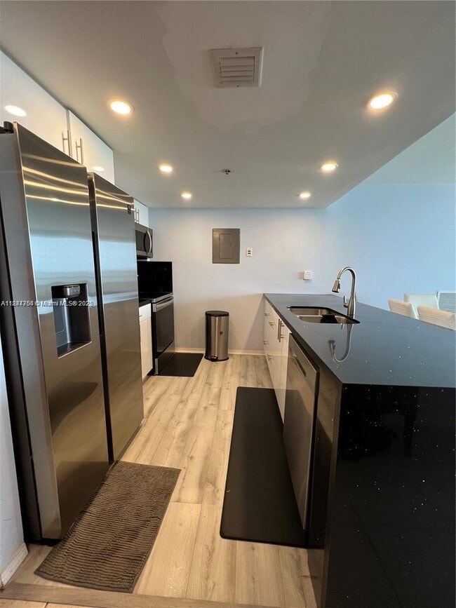property at 7601 E Treasure Dr