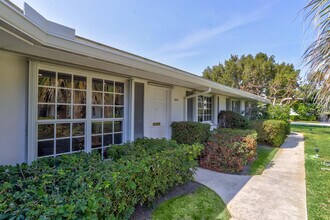 1004 Langer Way in Delray Beach, FL - Building Photo - Building Photo