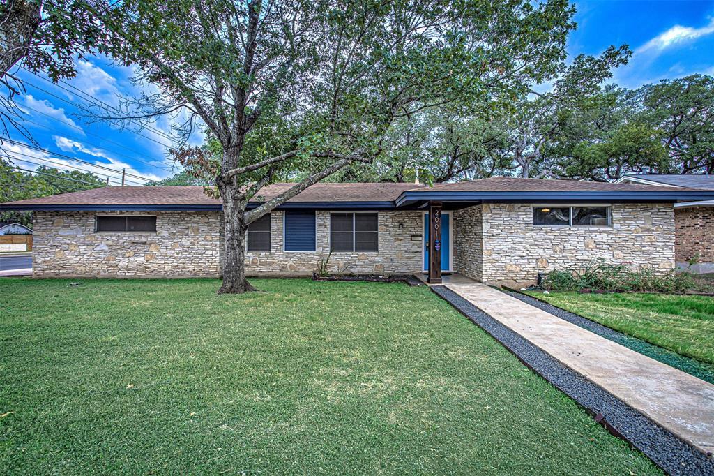 2001 Oakglen Dr in Austin, TX - Building Photo
