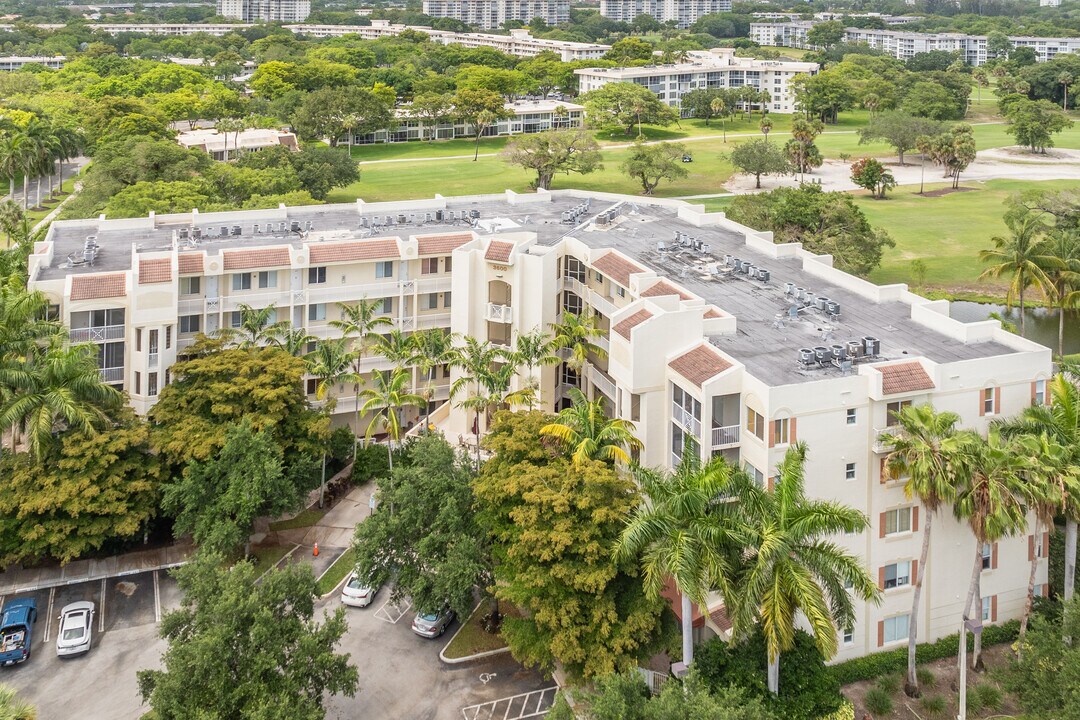 Royal Point at Palm Aire in Pompano Beach, FL - Building Photo