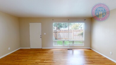 477-479 6th St in Lake Oswego, OR - Foto de edificio - Building Photo